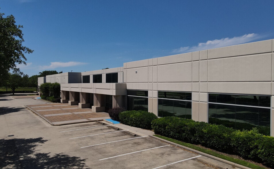 820 Gears Rd, Houston, TX à louer - Photo du bâtiment - Image 2 de 23