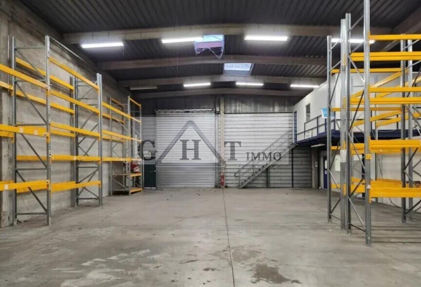 Industrial in Torcy for sale - Interior Photo - Image 2 of 16