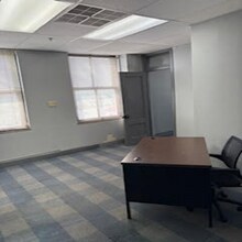 103 E State St, Mason City, IA for lease Interior Photo- Image 1 of 2