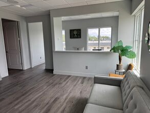 875 109th Ave, Naples, FL for lease Interior Photo- Image 1 of 5