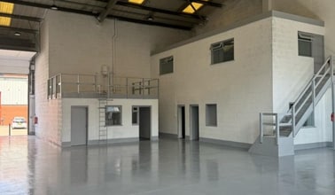 Modwen Rd, Salford à louer Photo intérieure- Image 2 de 3