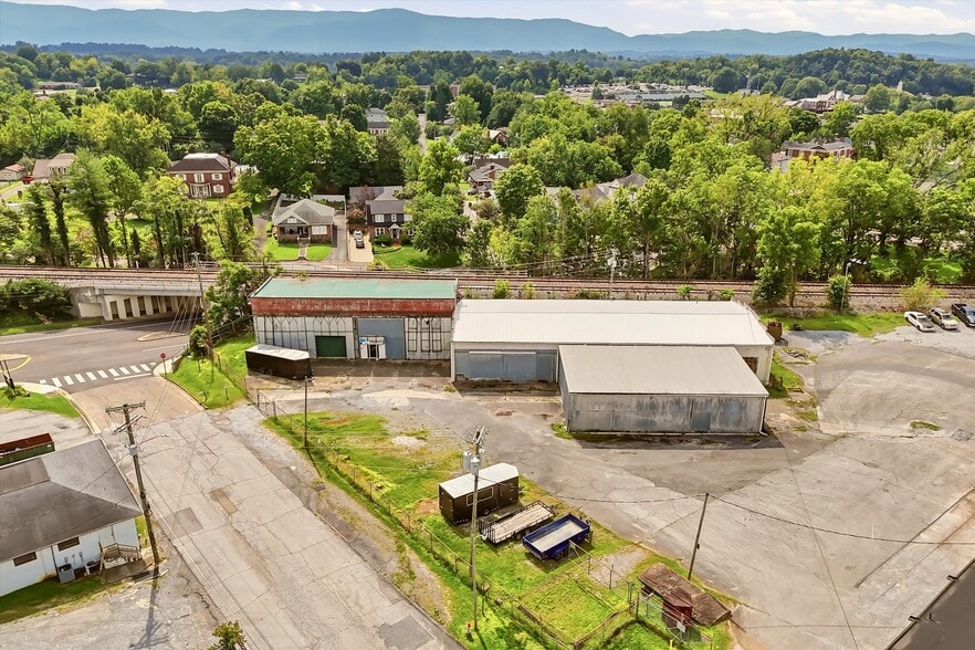 406 N Irish St, Greeneville, TN for sale - Building Photo - Image 3 of 18