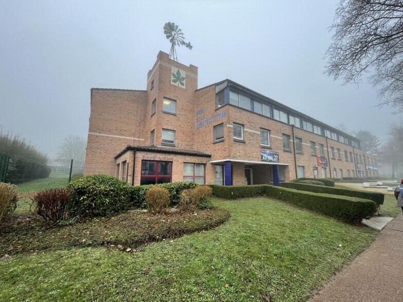 Office in Cergy for sale - Building Photo - Image 1 of 11