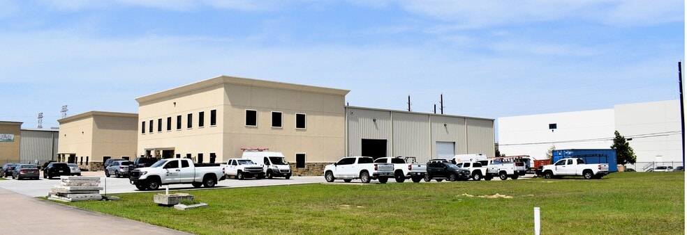 12014 Windfern Rd, Houston, TX à vendre - Photo du bâtiment - Image 1 de 8
