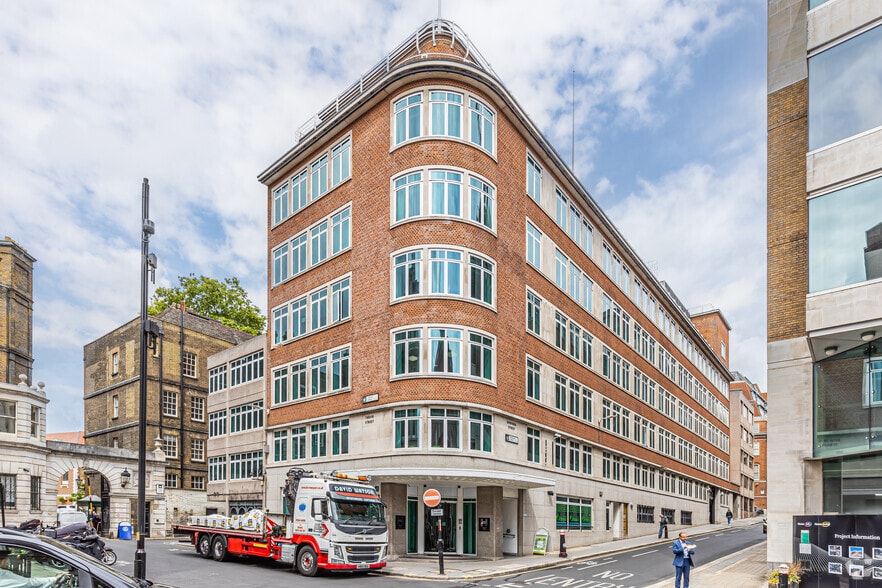 13-15 Bouverie St, London for sale - Primary Photo - Image 1 of 1
