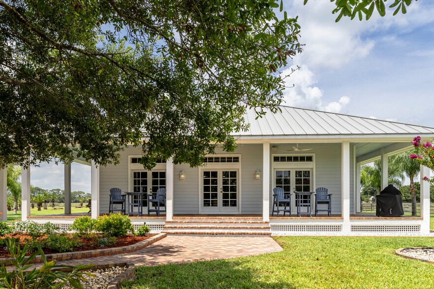 2301 58th Ave SW, Vero Beach, FL for sale - Building Photo - Image 2 of 85
