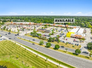 1300-1440 S Milwaukee Ave, Libertyville, IL for lease Interior Photo- Image 1 of 1