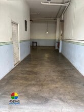 Retail in Cerdanyola del Vallès, Barcelona for lease Interior Photo- Image 1 of 4