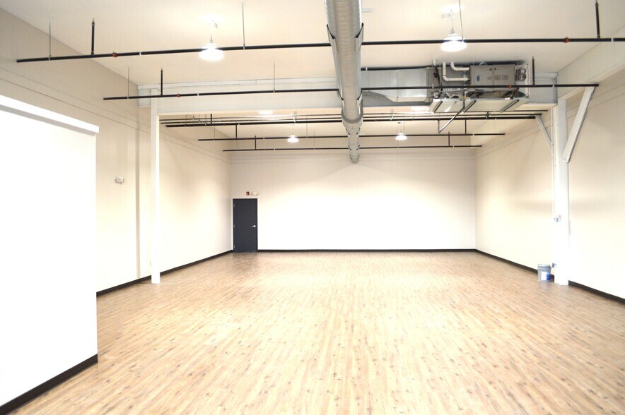 224 Berlin Tpke, Berlin, CT à louer - Photo du bâtiment - Image 3 de 8