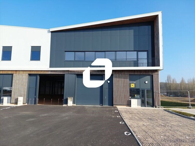 51 Rue Pierre Curie, Plaisir à vendre - Photo du bâtiment - Image 2 de 9