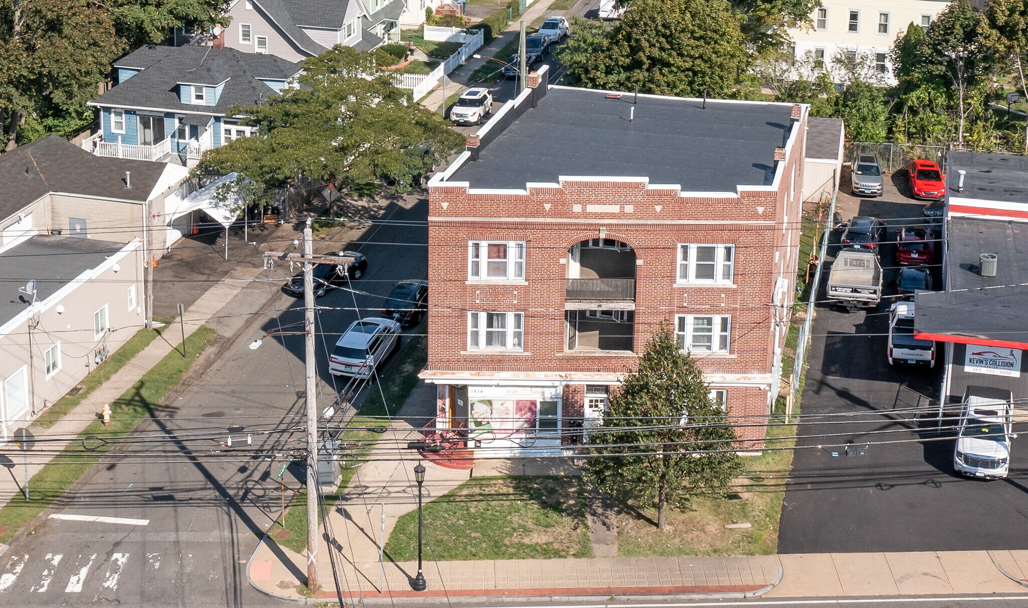 1874 Barnum Ave, Stratford, CT à vendre Photo principale- Image 1 de 9