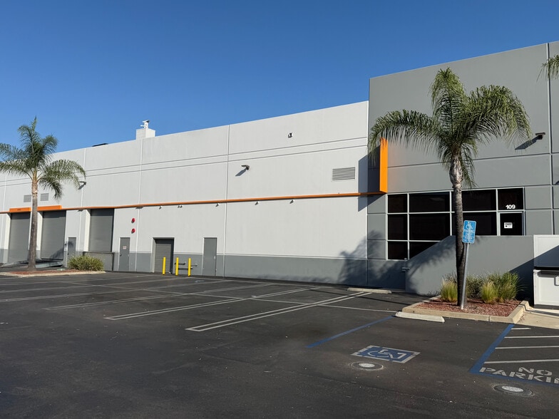 3368-3370 N San Fernando Rd, Los Angeles, CA à louer - Photo du bâtiment - Image 1 de 4