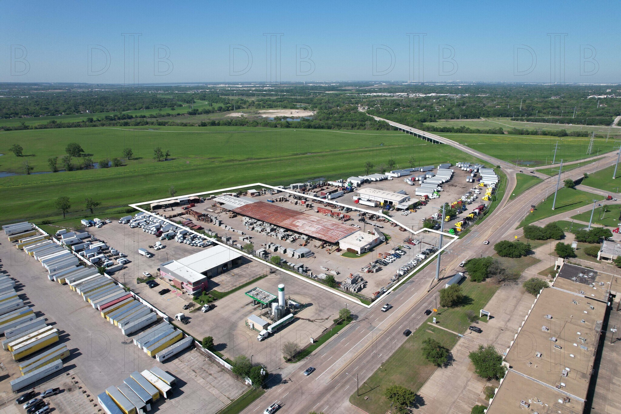 4700 Irving Blvd, Dallas, TX à louer Aérien- Image 1 de 4