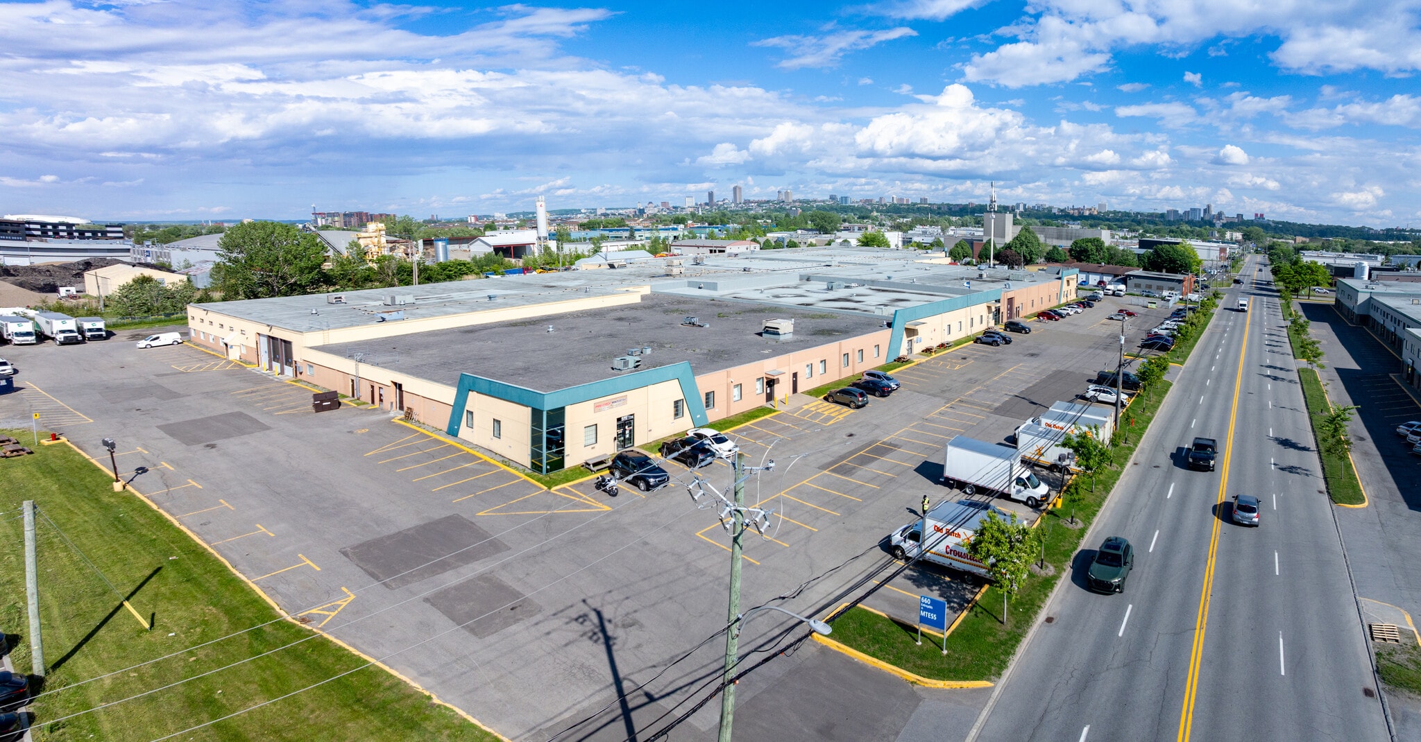650 Av Godin, Québec, QC for lease Building Photo- Image 1 of 10