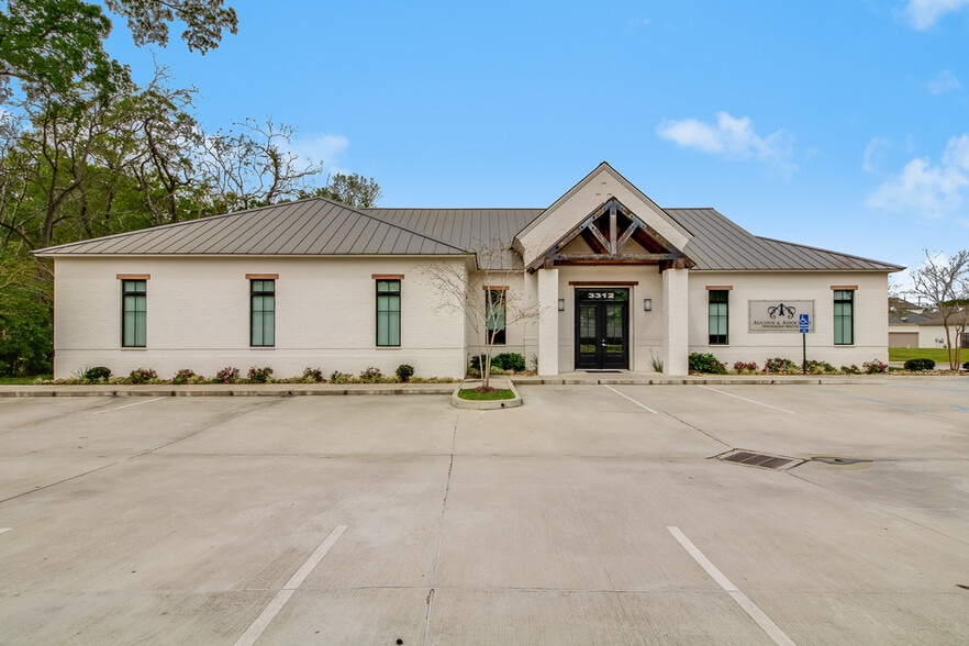 3312 Kaliste Saloom Rd, Lafayette, LA à louer - Photo du bâtiment - Image 2 de 11