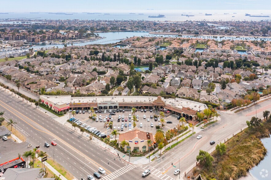 6200-6252 E Pacific Coast Hwy, Long Beach, CA à louer - Photo du bâtiment - Image 1 de 10