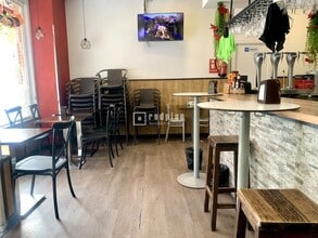 Retail in Madrid, Madrid for lease Interior Photo- Image 2 of 7