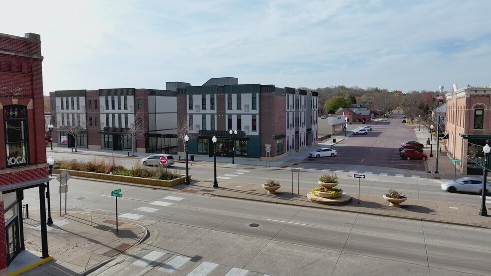 410 S Minnesota Ave, Saint Peter, MN à vendre - Vidéo sur l’inscription commerciale - Image 2 de 26