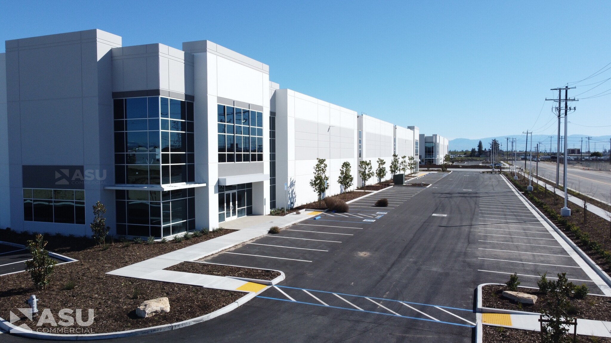 2204 Coffee Rd, Bakersfield, CA for lease Primary Photo- Image 1 of 18