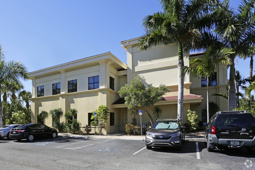 8430 Enterprise Cir, Bradenton, FL for lease - Building Photo - Image 3 of 14