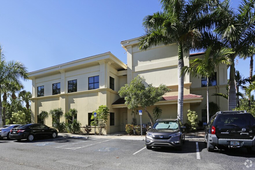 8430 Enterprise Cir, Bradenton, FL à louer - Photo du bâtiment - Image 3 de 14