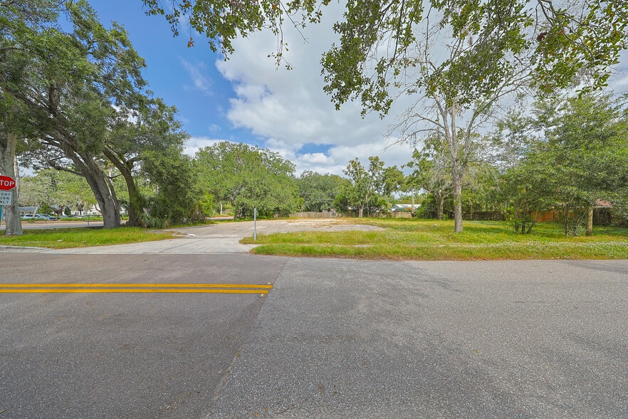 370 Morrison Rd, Brandon, FL for lease - Building Photo - Image 2 of 27