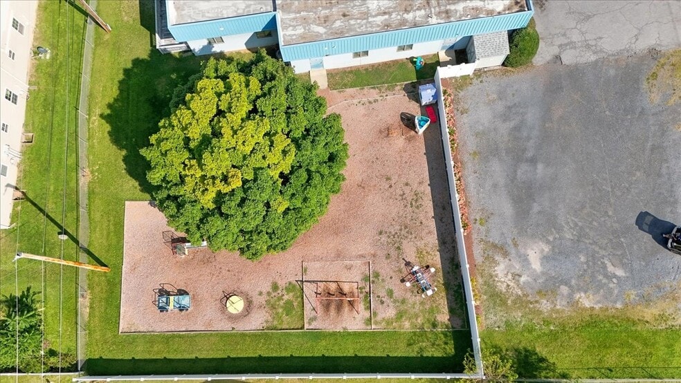 991 Chicago Ave, Harrisonburg, VA à vendre - Photo du bâtiment - Image 3 de 51