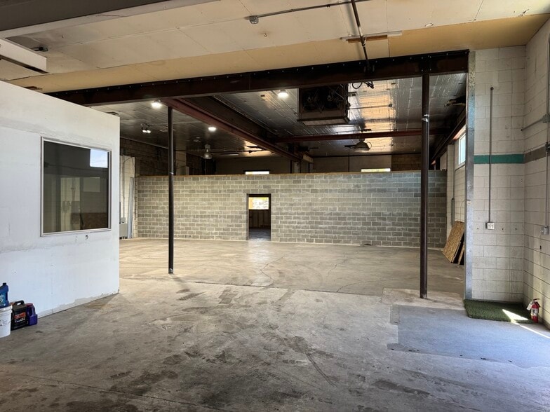 6261 Crater Lake Hwy, Central Point, OR for sale - Building Photo - Image 3 of 7