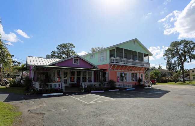 Plus de détails pour 102 W Shell Point Rd, Ruskin, FL - Commerce de détail à vendre