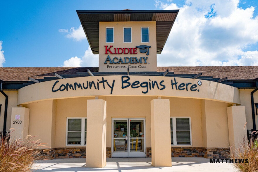 2900 Hueland Pond Blvd, Wesley Chapel, FL for sale - Building Photo - Image 1 of 4