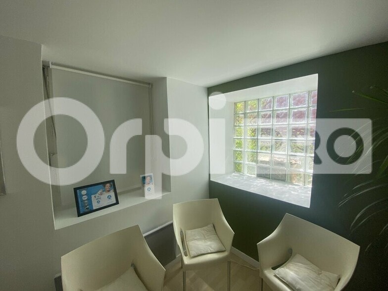 Office in Montanay for sale - Interior Photo - Image 3 of 5