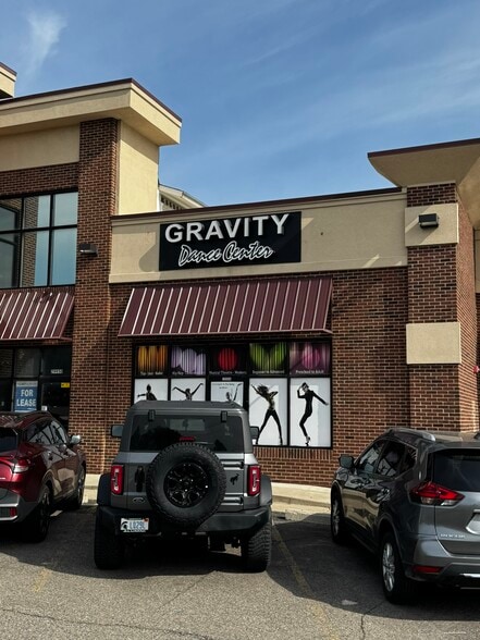 29950-29970 W 12 Mile Rd, Farmington Hills, MI for lease - Building Photo - Image 2 of 15