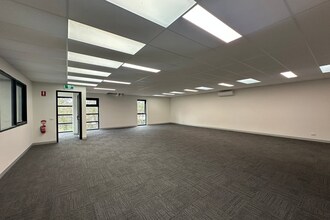 1-2 Wandarri Ct, CHELTENHAM for lease Interior Photo- Image 2 of 2