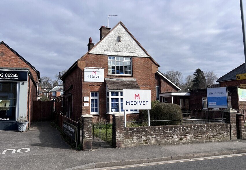 65 Leigh Rd, Wimborne à vendre - Photo principale - Image 1 de 1