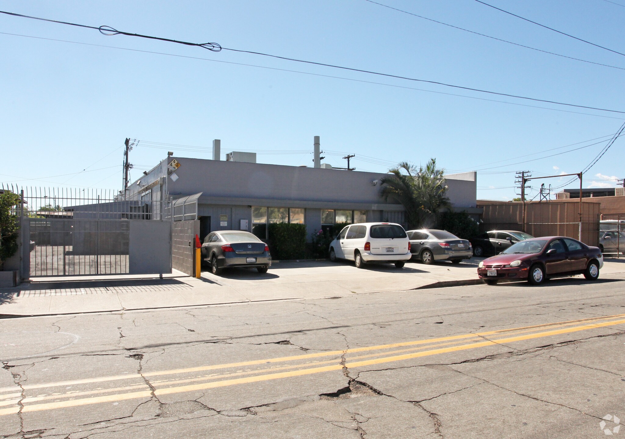 1837 N Victory Pl, Burbank, CA à louer Photo du bâtiment- Image 1 de 3