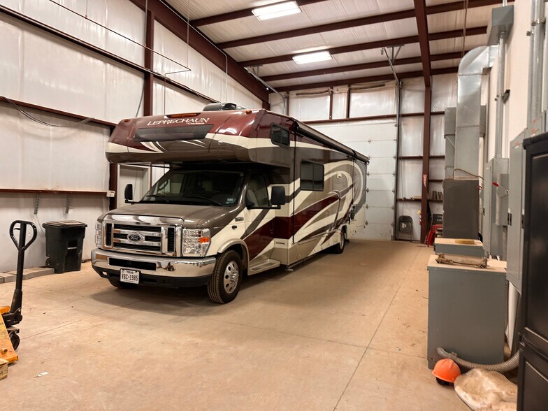 5718 N County Road 1287, Midland, TX à vendre - Photo du bâtiment - Image 3 de 18
