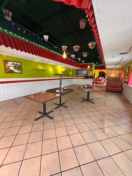 9945 W 55th St, Countryside, IL à louer - Photo du bâtiment - Image 2 de 6