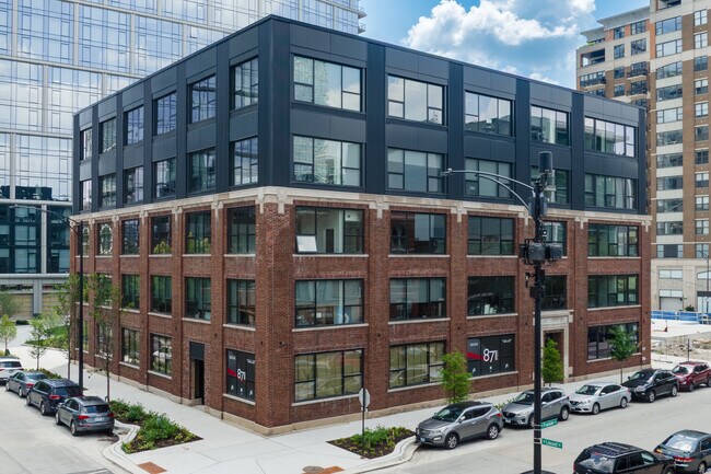 Plus de détails pour 871 N Franklin St, Chicago, IL - Bureau à louer