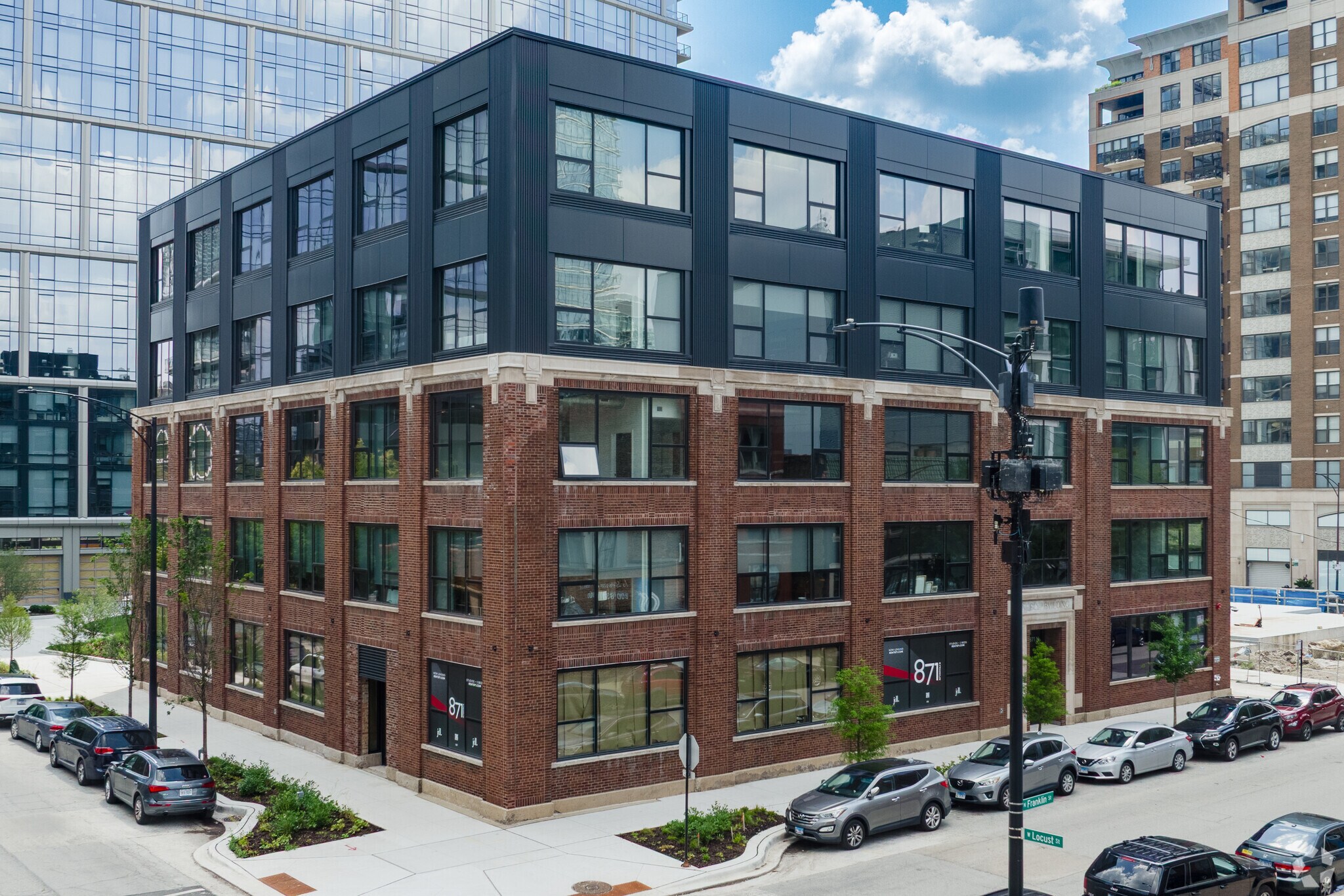 871 N Franklin St, Chicago, IL à louer Photo principale- Image 1 de 20