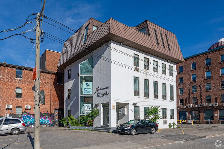 480 Adelaide St W, Toronto, ON à vendre - Photo principale - Image 1 de 1