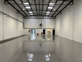 Plus de détails pour 30-40 Tanners Dr, Milton Keynes - Industriel à louer