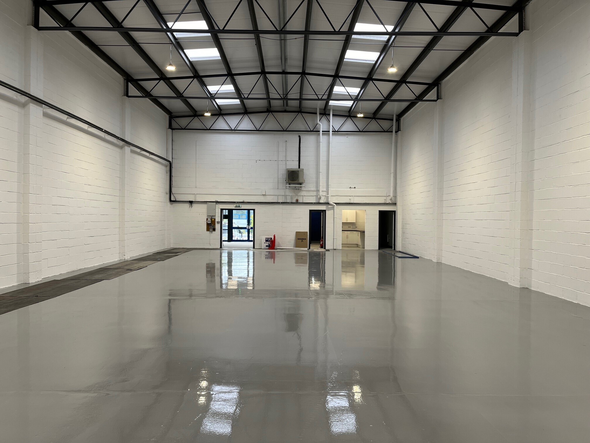 30-40 Tanners Dr, Milton Keynes for lease Building Photo- Image 1 of 6