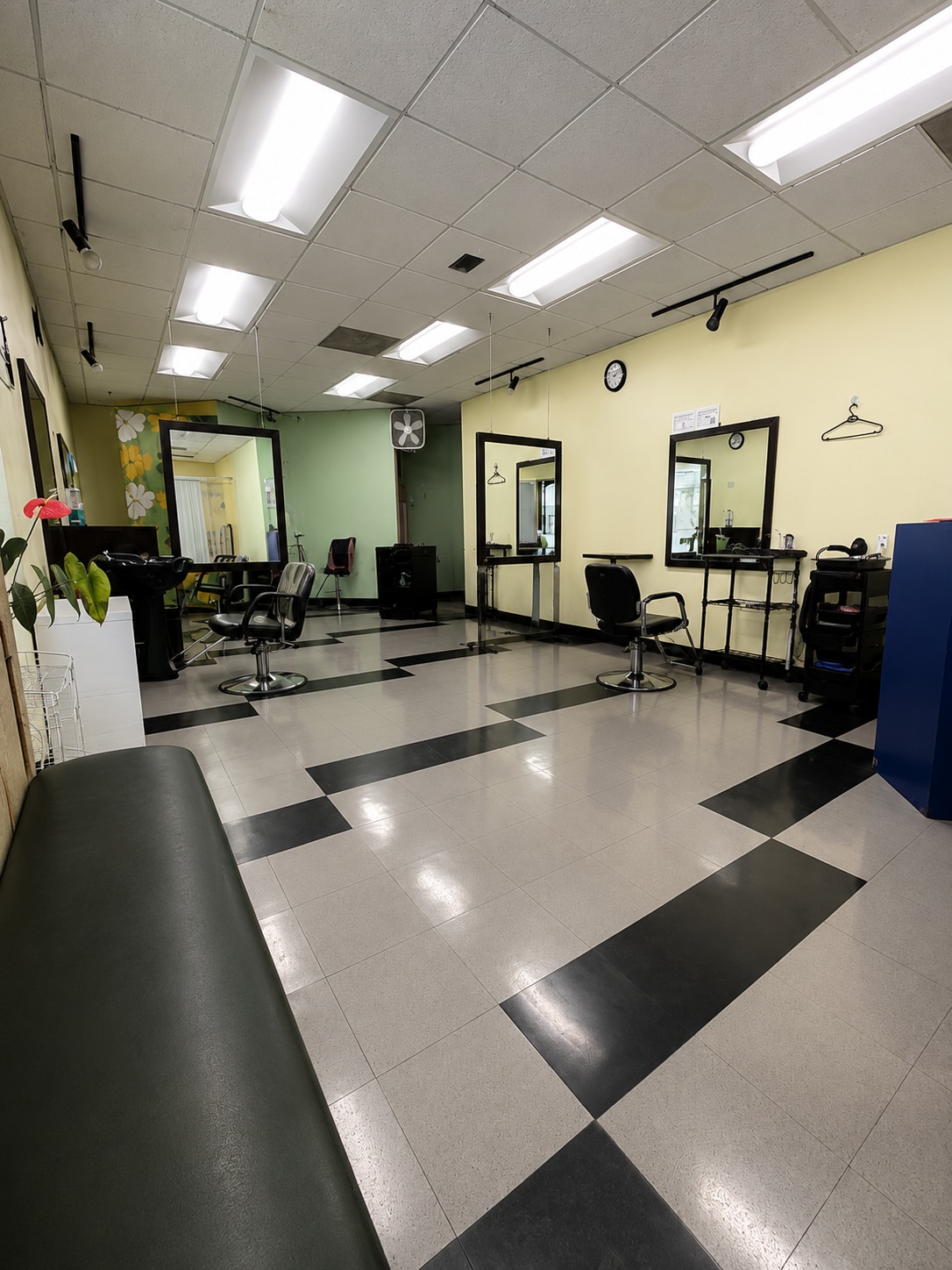 123 Astronaut E S Onizuka St, Los Angeles, CA for lease Interior Photo- Image 1 of 1
