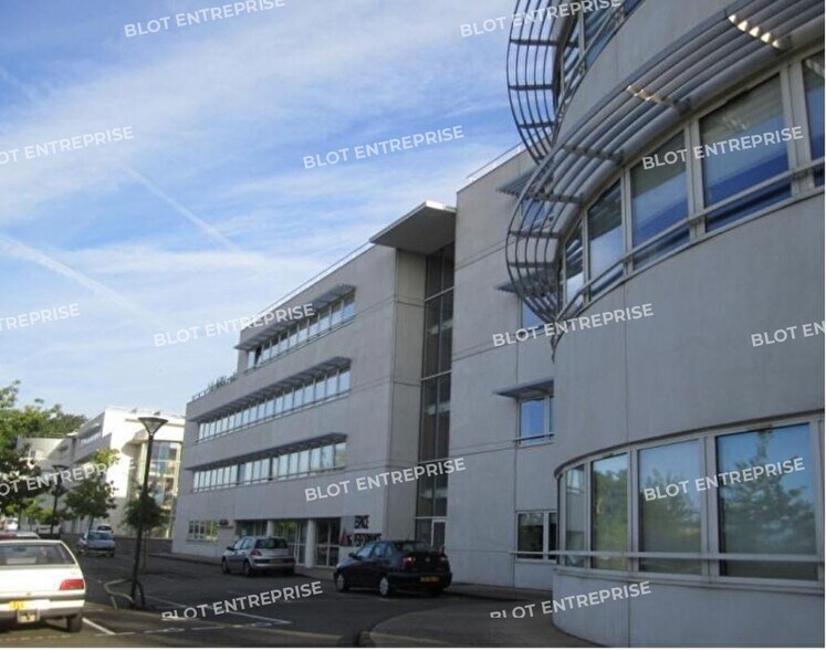 Bureau dans Carquefou à vendre - Photo du bâtiment - Image 2 de 2