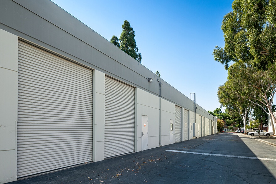 11721-11741 Telegraph Rd portfolio of 3 properties for sale on LoopNet.ca - Building Photo - Image 2 of 9