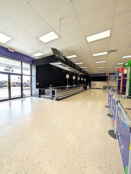 1011-1013 Wal St, Longview, TX for lease - Interior Photo - Image 3 of 16