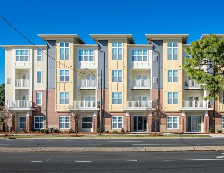 4312 Park Rd, Charlotte, NC à louer - Photo du bâtiment - Image 2 de 13