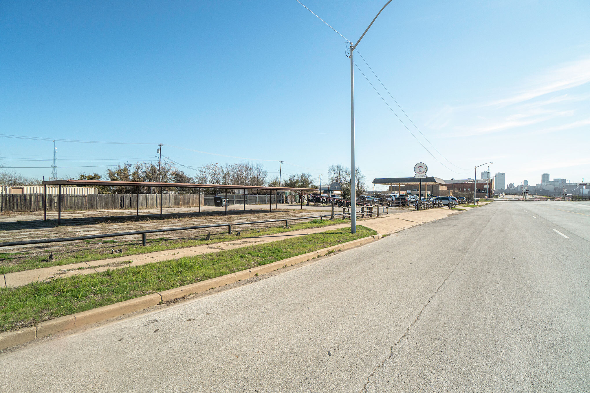 1106 N Main St, Fort Worth, TX à vendre Photo principale- Image 1 de 1