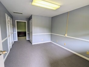 200 Sanford Rd, Pittsboro, NC à louer Photo intérieure- Image 1 de 7