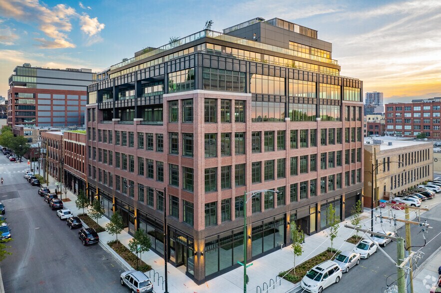 318 N Carpenter St, Chicago, IL à louer - Photo du bâtiment - Image 2 de 7